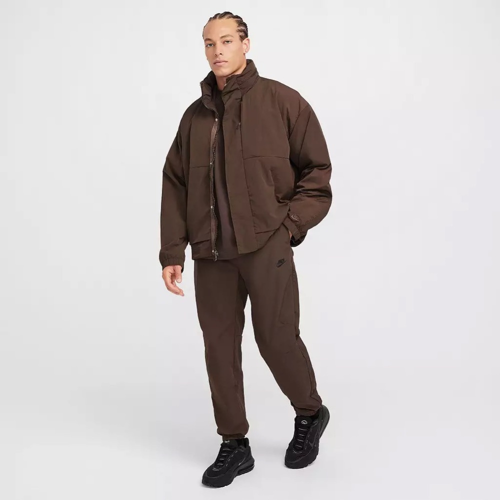 Nike Tech
Men's Woven Taper Leg Pants